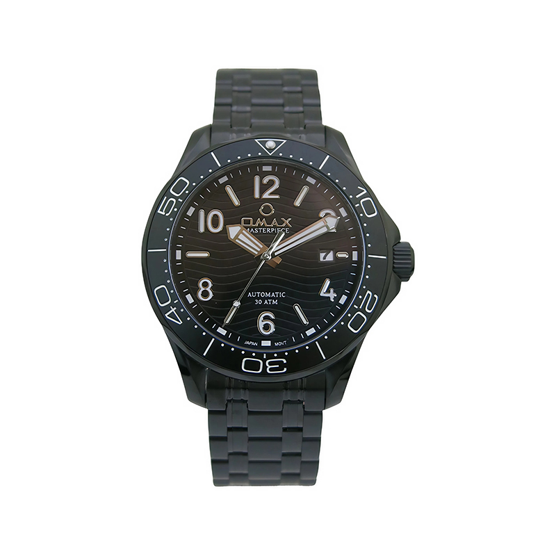 Does a fully automatic mechanical watch dial design balance aesthetics and legibility?